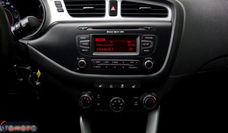 KIA Ceed  | przedni | Manualna | 135 KM | Brązowy full