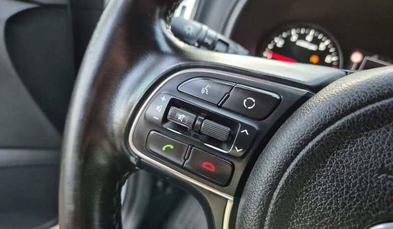 KIA Sportage  | FWD (przód) | Manualna | 132 KM | Biały full