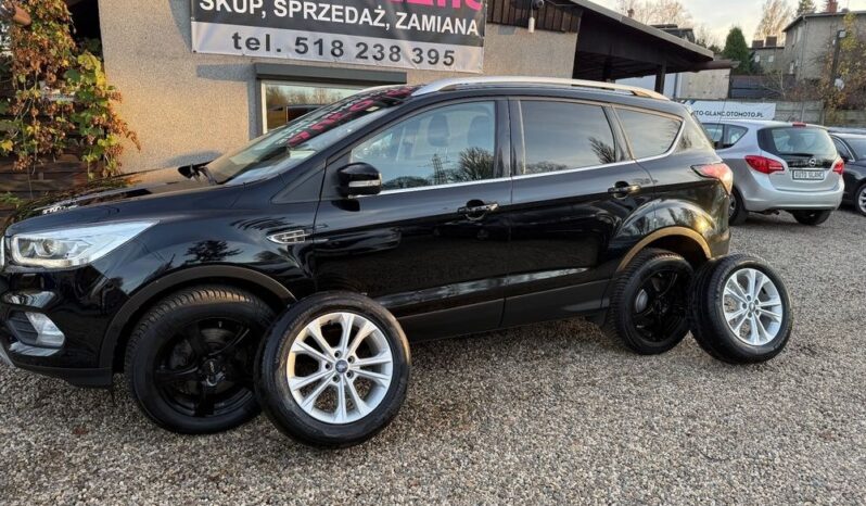 FORD Kuga  | 4×4 (stały) | Automatyczna | 182 KM | Czarny