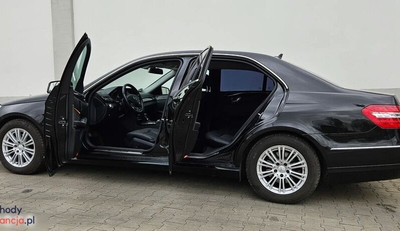 MERCEDES-BENZ Klasa E | RWD (tył) | Automatyczna | 184 KM | Czarny full