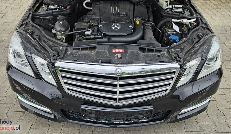 MERCEDES-BENZ Klasa E | RWD (tył) | Automatyczna | 184 KM | Czarny full