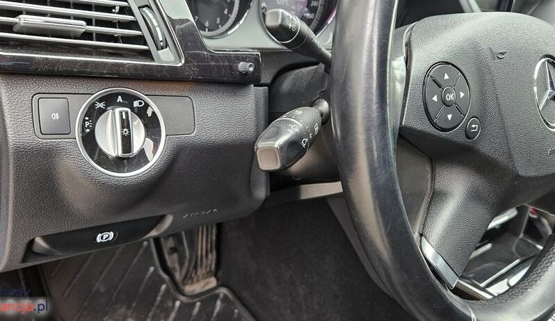 MERCEDES-BENZ Klasa E | RWD (tył) | Automatyczna | 184 KM | Czarny full