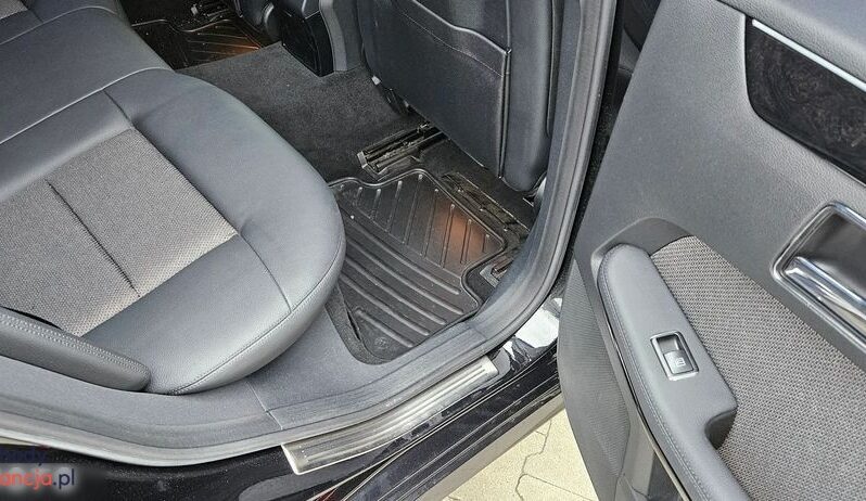 MERCEDES-BENZ Klasa E | RWD (tył) | Automatyczna | 184 KM | Czarny full