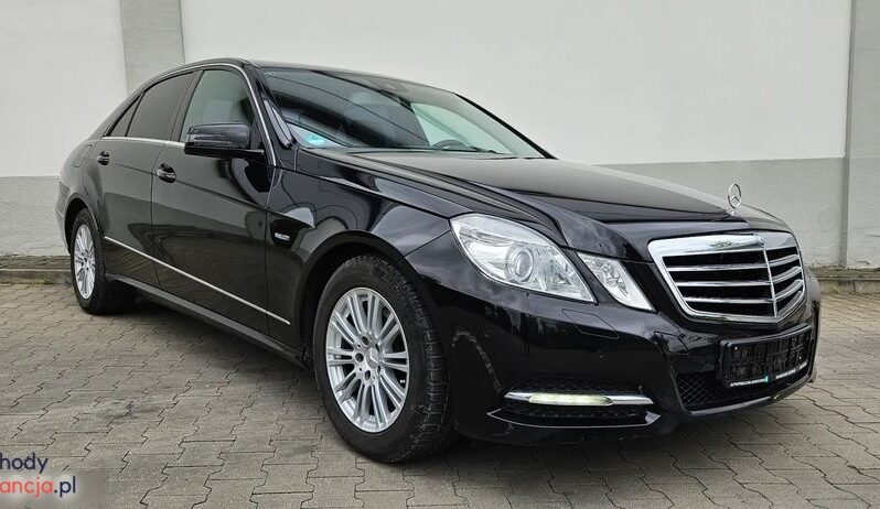 MERCEDES-BENZ Klasa E | RWD (tył) | Automatyczna | 184 KM | Czarny full