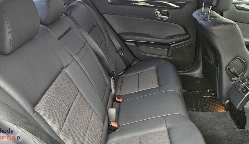 MERCEDES-BENZ Klasa E | RWD (tył) | Automatyczna | 184 KM | Czarny full