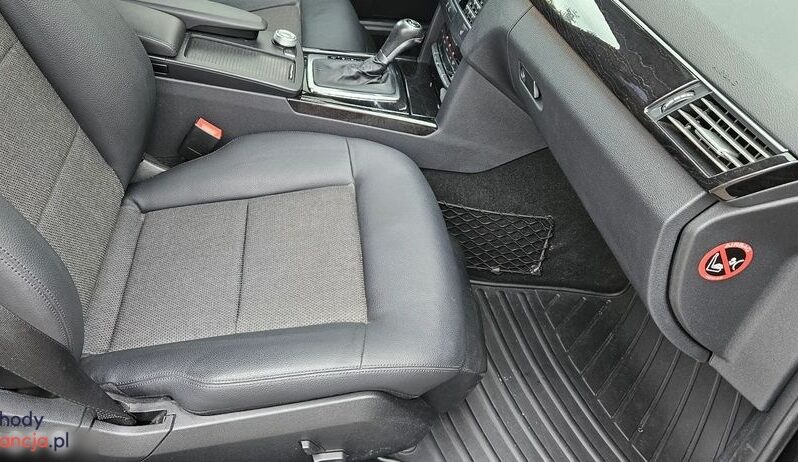 MERCEDES-BENZ Klasa E | RWD (tył) | Automatyczna | 184 KM | Czarny full