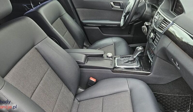 MERCEDES-BENZ Klasa E | RWD (tył) | Automatyczna | 184 KM | Czarny full