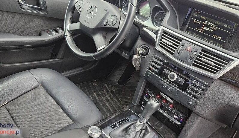 MERCEDES-BENZ Klasa E | RWD (tył) | Automatyczna | 184 KM | Czarny full