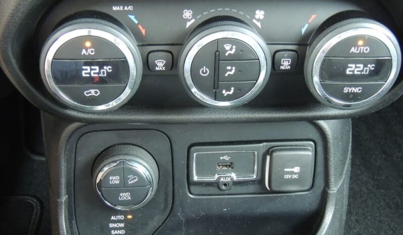 JEEP Renegade  | 4×4 (doł. automatycznie) | Automatyczna | 140 KM | Czarny full