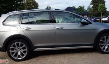 VOLKSWAGEN Golf  | 4×4 (doł. ręcznie) | Automatyczna | 180 KM | Złoty full