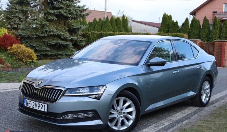 Skoda Superb  | Fwd (Przód) | Automatyczna | 190 Km | Niebieski