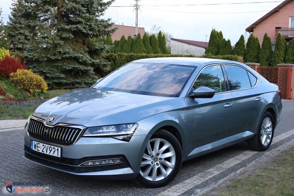 Skoda Superb  | Fwd (Przód) | Automatyczna | 190 Km | Niebieski