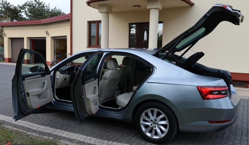 SKODA Superb  | FWD (przód) | Automatyczna | 190 KM | Niebieski full