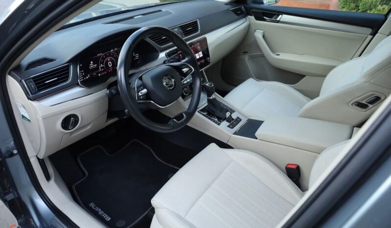 SKODA Superb  | FWD (przód) | Automatyczna | 190 KM | Niebieski full