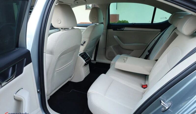 SKODA Superb  | FWD (przód) | Automatyczna | 190 KM | Niebieski full