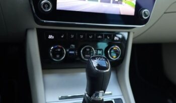 SKODA Superb  | FWD (przód) | Automatyczna | 190 KM | Niebieski full