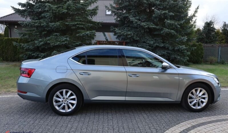 SKODA Superb  | FWD (przód) | Automatyczna | 190 KM | Niebieski full