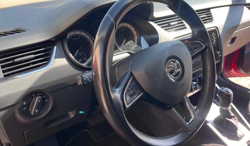 SKODA Octavia  | FWD (przód) | Automatyczna | 115 KM | Czerwony full