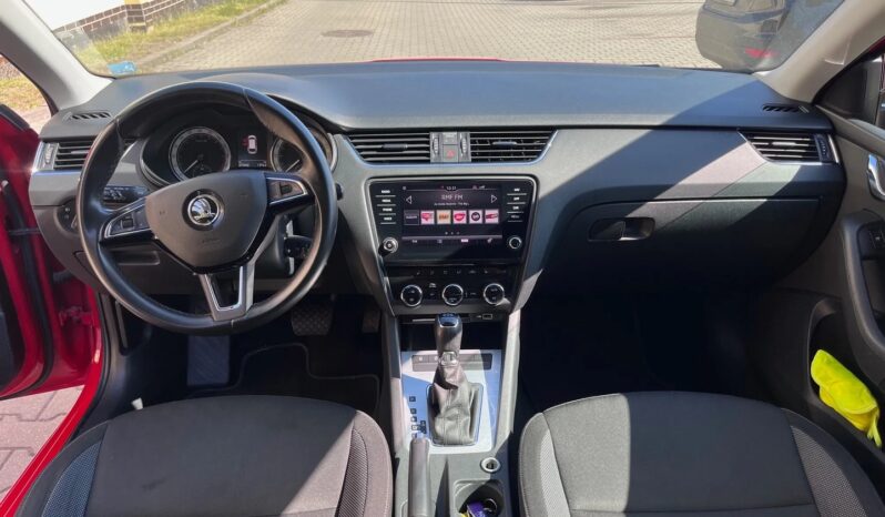 SKODA Octavia  | FWD (przód) | Automatyczna | 115 KM | Czerwony full