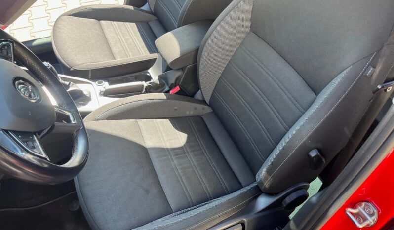 SKODA Octavia  | FWD (przód) | Automatyczna | 115 KM | Czerwony full