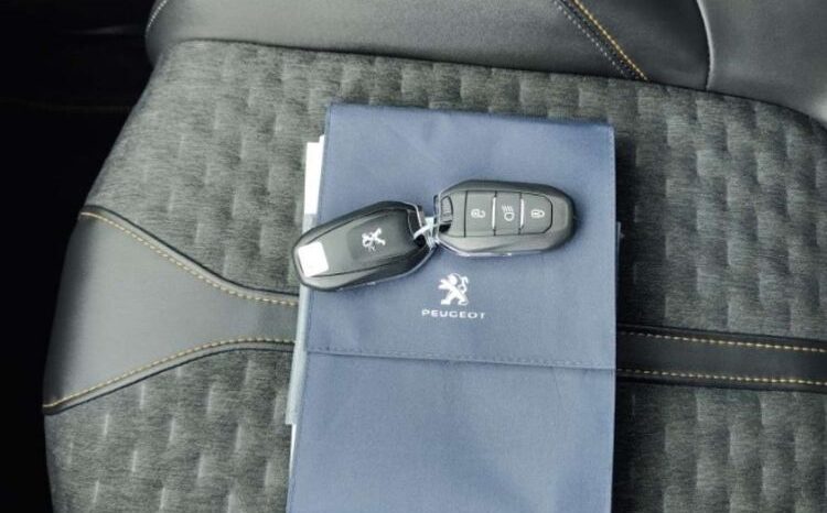 PEUGEOT 3008  | FWD (przód) | Automatyczna | 225 KM | Czerwony full