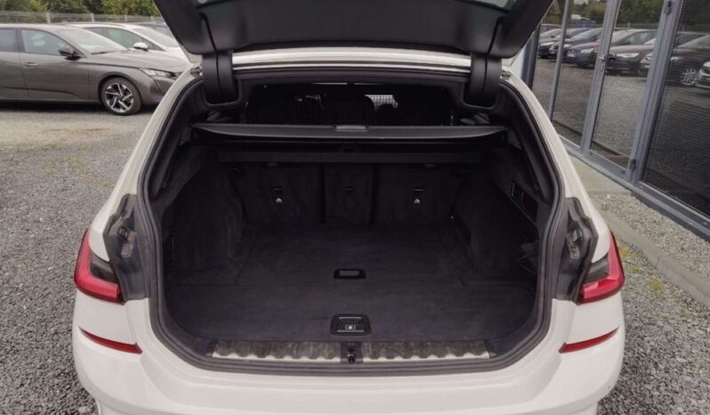 BMW Seria 3 | 4×4 (doł. automatycznie) | Automatyczna | 190 KM | Biały full