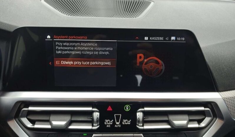 BMW Seria 3 | 4×4 (doł. automatycznie) | Automatyczna | 190 KM | Biały full