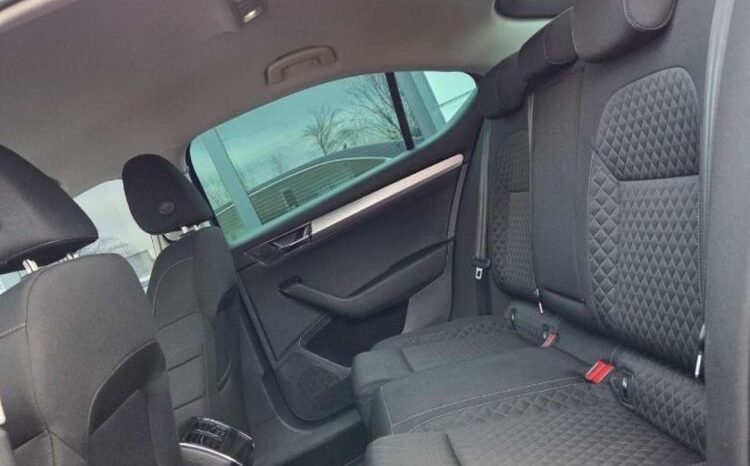 Skoda Superb | FWD (przód) | Automatyczna | 150 KM | Niebieski full