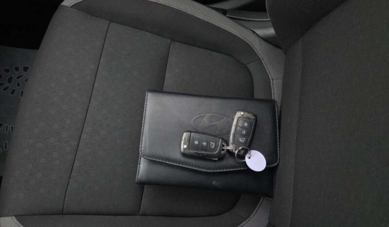 HYUNDAI Kona  | FWD (przód) | Manualna | 116 KM | Biały full