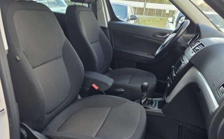 SKODA Yeti  | FWD (przód) | Manualna | 105 KM | Biały full