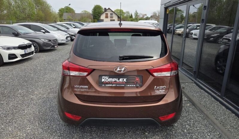 HYUNDAI ix20  | FWD (przód) | Manualna | 90 KM | Brązowy full