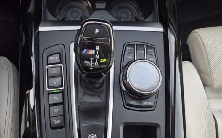 BMW X5 M | 4×4 (doł. automatycznie) | Automatyczna | 381 KM | Czarny full
