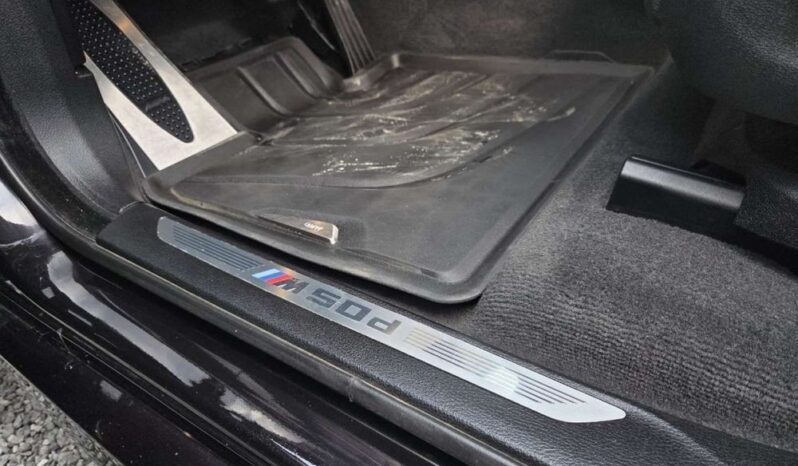 BMW X5 M | 4×4 (doł. automatycznie) | Automatyczna | 381 KM | Czarny full