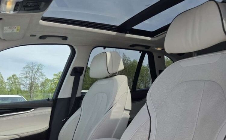 BMW X5 M | 4×4 (doł. automatycznie) | Automatyczna | 381 KM | Czarny full