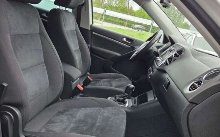VOLKSWAGEN Tiguan  | 4×4 (doł. automatycznie) | Automatyczna | 140 KM | Biały full