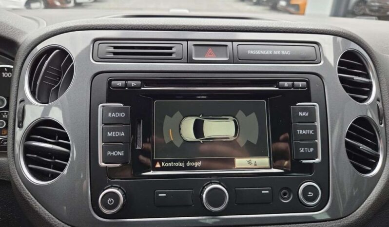 VOLKSWAGEN Tiguan  | 4×4 (doł. automatycznie) | Automatyczna | 140 KM | Biały full