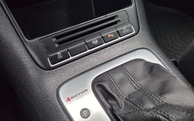 VOLKSWAGEN Tiguan  | 4×4 (doł. automatycznie) | Automatyczna | 140 KM | Biały full