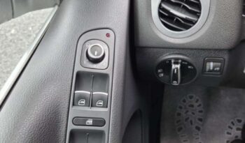 VOLKSWAGEN Tiguan  | 4×4 (doł. automatycznie) | Automatyczna | 140 KM | Biały full