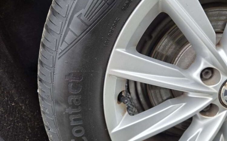 VOLKSWAGEN Tiguan  | 4×4 (doł. automatycznie) | Automatyczna | 140 KM | Biały full
