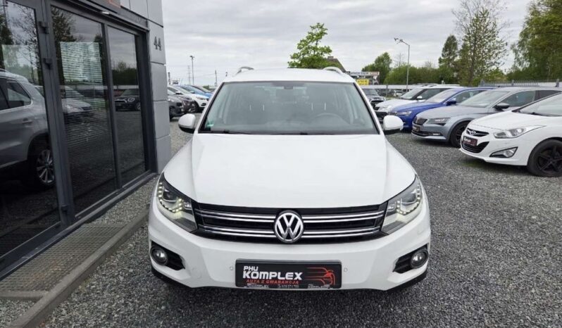 VOLKSWAGEN Tiguan  | 4×4 (doł. automatycznie) | Automatyczna | 140 KM | Biały full
