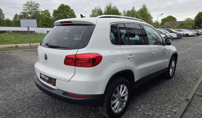 VOLKSWAGEN Tiguan  | 4×4 (doł. automatycznie) | Automatyczna | 140 KM | Biały full