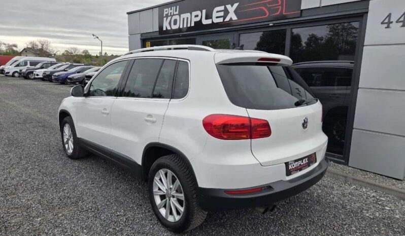 VOLKSWAGEN Tiguan  | 4×4 (doł. automatycznie) | Automatyczna | 140 KM | Biały full