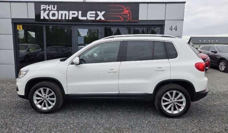 VOLKSWAGEN Tiguan  | 4×4 (doł. automatycznie) | Automatyczna | 140 KM | Biały full