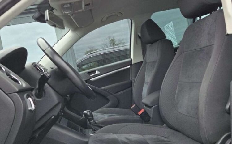 VOLKSWAGEN Tiguan  | 4×4 (doł. automatycznie) | Automatyczna | 140 KM | Biały full