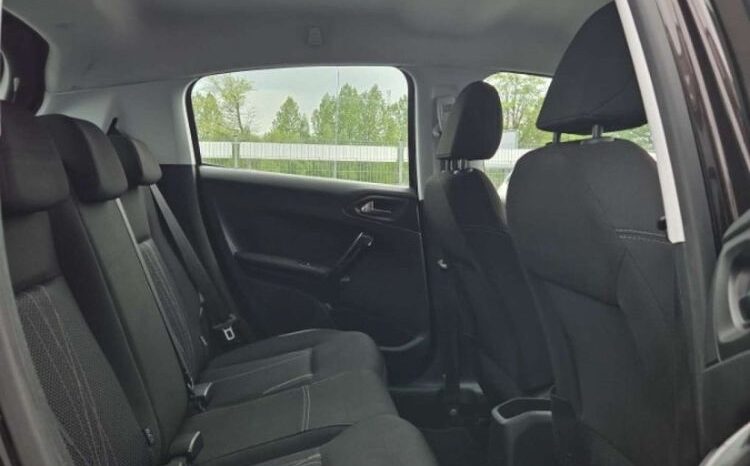 PEUGEOT 208  | FWD (przód) | Automatyczna | 68 KM | Brązowy full