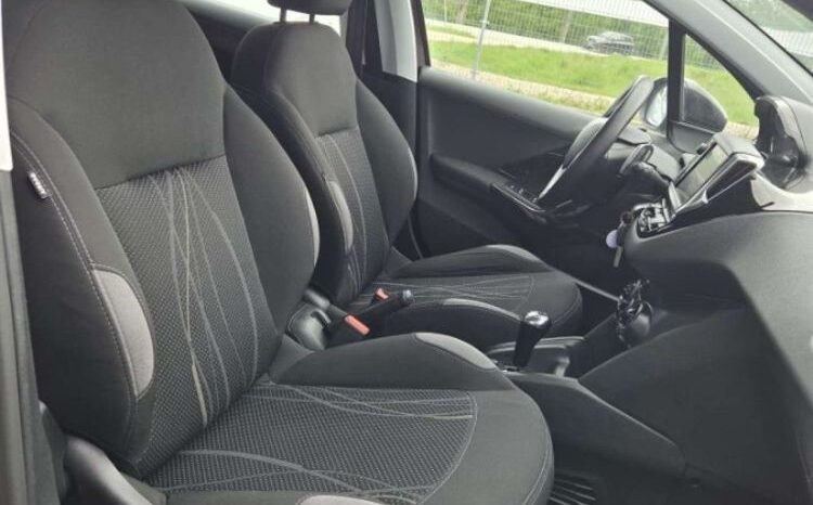 PEUGEOT 208  | FWD (przód) | Automatyczna | 68 KM | Brązowy full