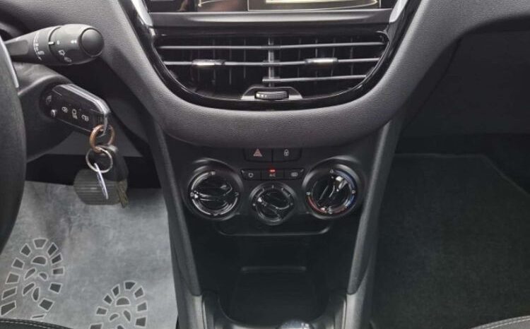 PEUGEOT 208  | FWD (przód) | Automatyczna | 68 KM | Brązowy full