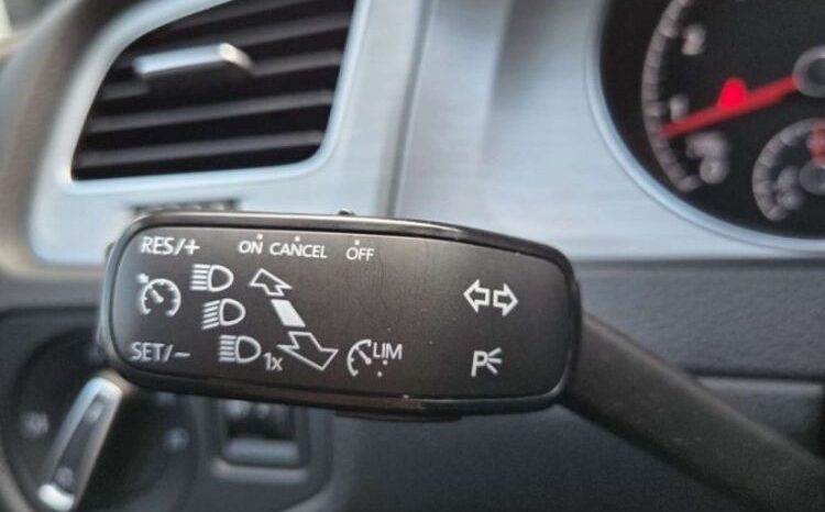 VOLKSWAGEN Golf  | FWD (przód) | Manualna | 105 KM | Biały full
