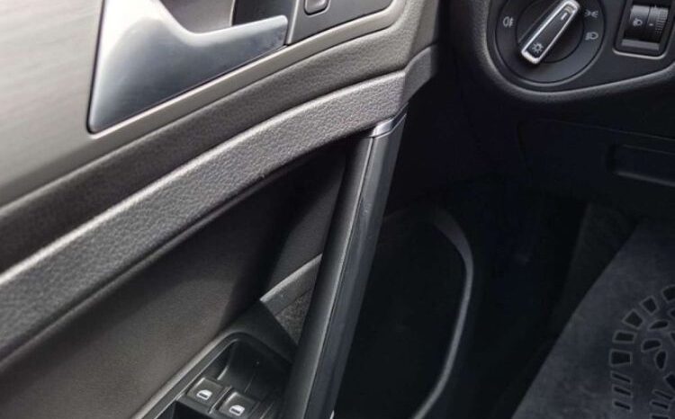 VOLKSWAGEN Golf  | FWD (przód) | Manualna | 105 KM | Biały full