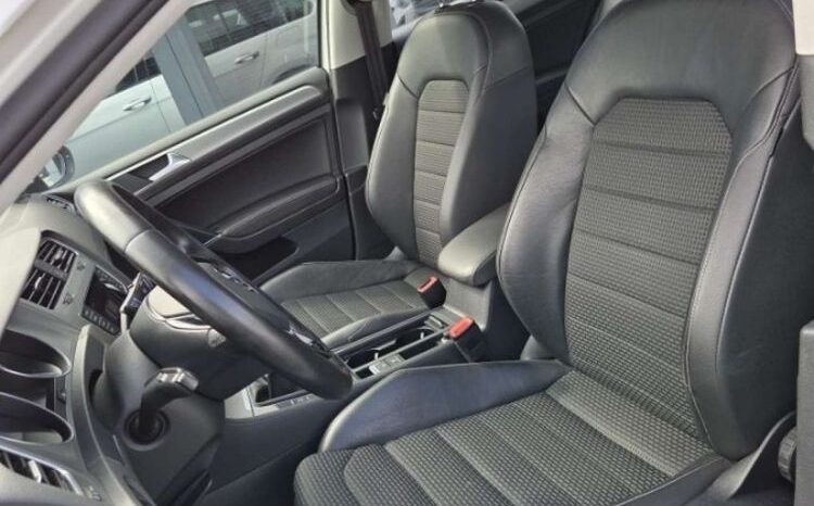 VOLKSWAGEN Golf  | FWD (przód) | Manualna | 105 KM | Biały full